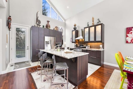 Fridge, microwave, oven, stovetop. Beautiful 3BR Old Town Home Steps to Queen St!