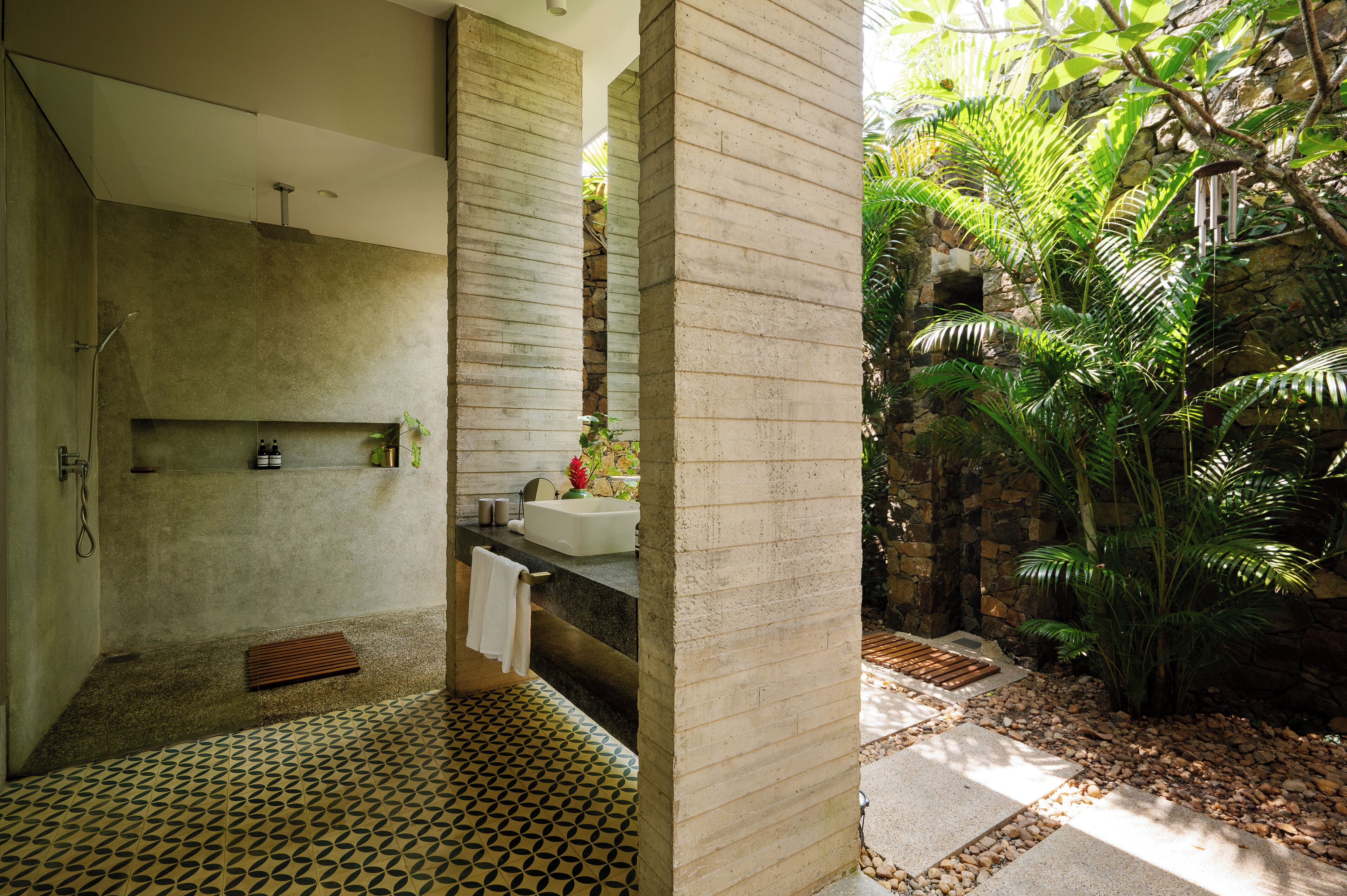 Premier King Suite | Bad | Dusj, regndusjhode, toalettartikler (inkludert) og hårføner