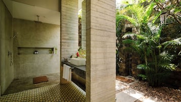 Premier King Suite | Bathroom