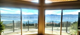 NEW LISTING Panoramic lake/mountain view, 4BR, 2Bth, Heated 20'x40' Private Pool