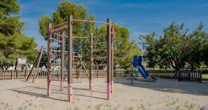 Children’s area - Espectacular Villa con Piscina Privada (Mont-roig del Camp)