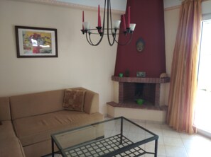 Fireplace - Spacious two room apartment with patio, 5 min walk from the beach (Skala Fourkas)