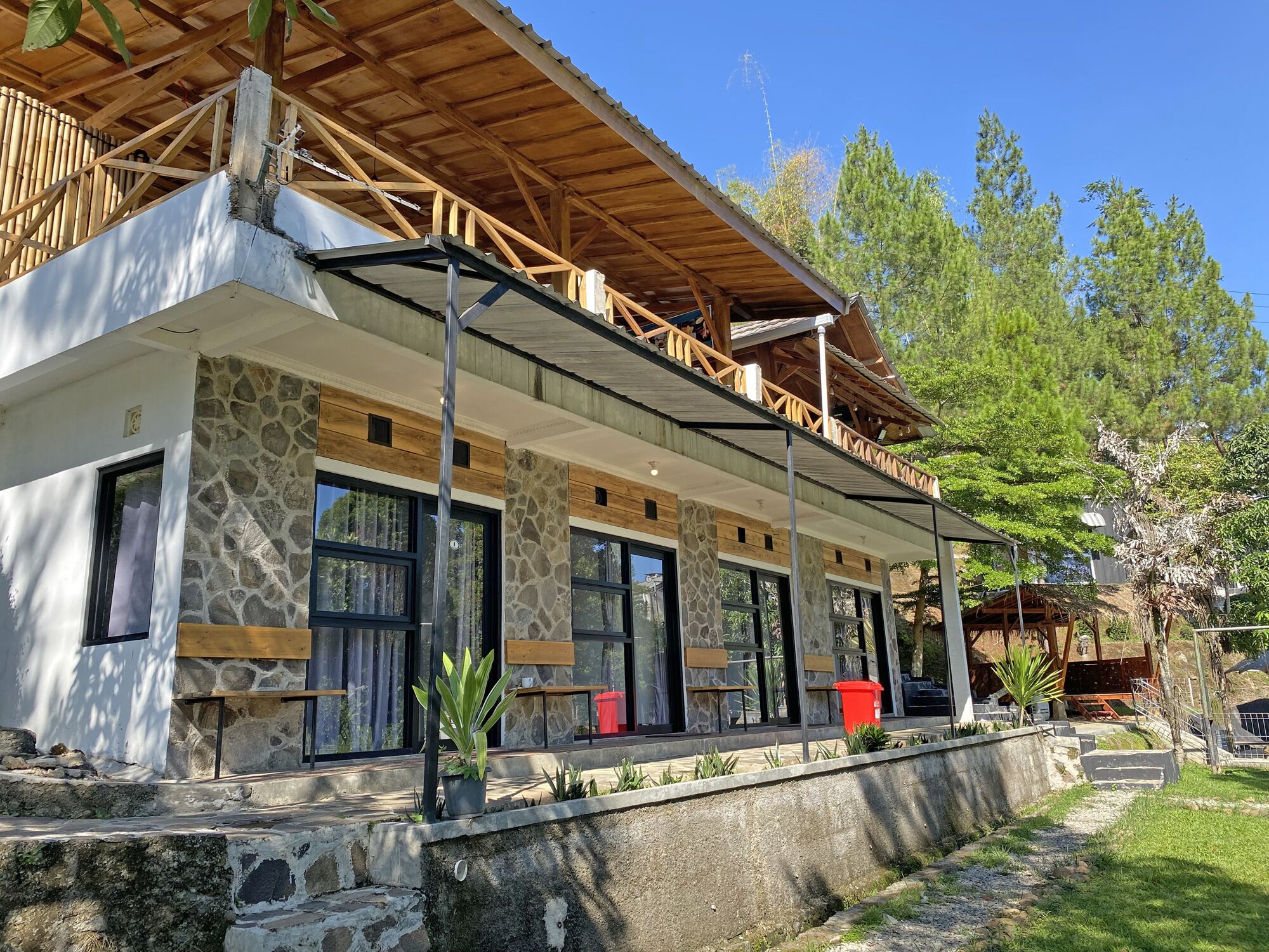 高级双人房 | 免费 WiFi、床单