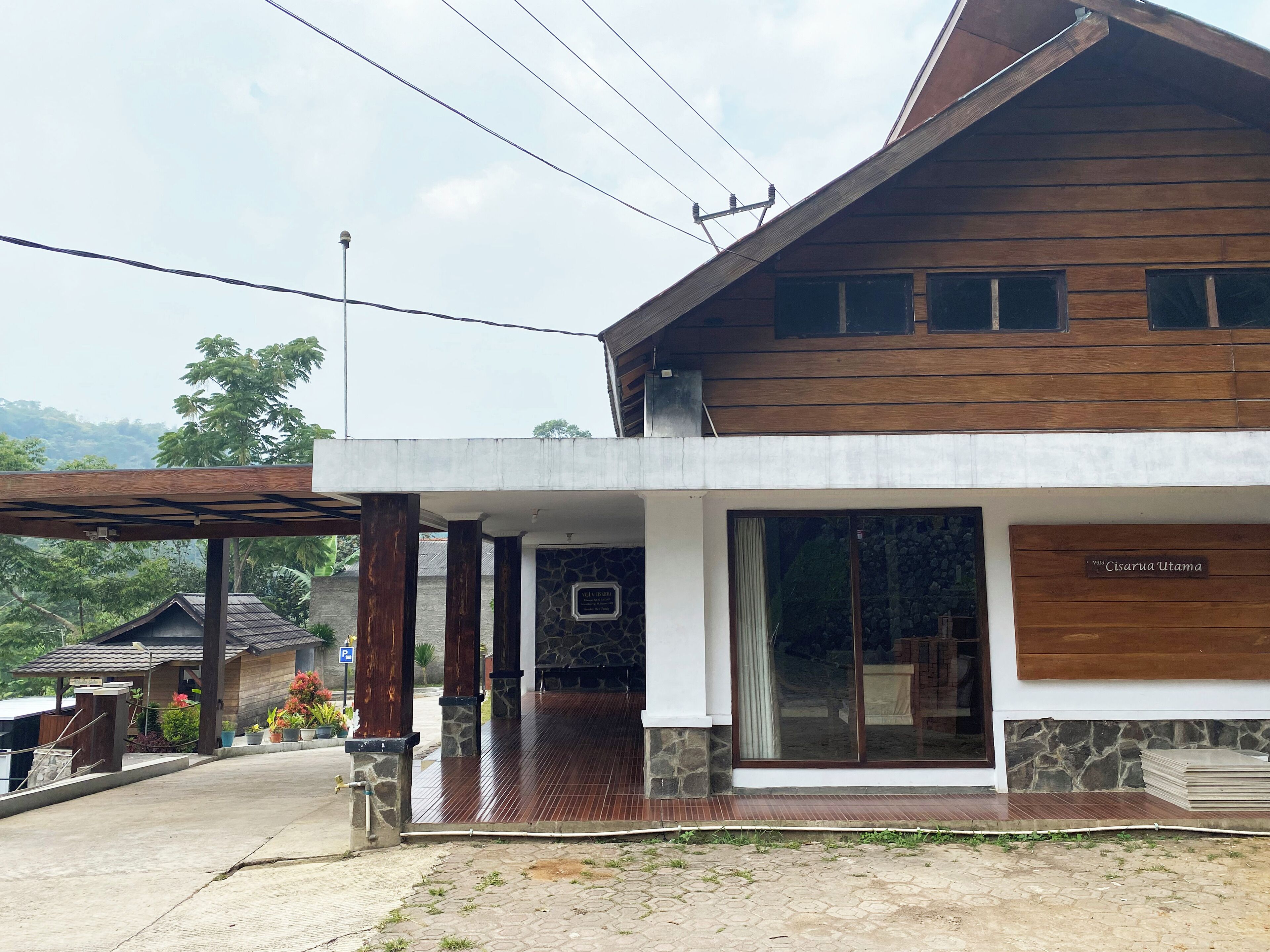ด้านหน้าที่พัก