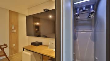 Luxury Twin Room | Egyptian cotton sheets, premium bedding, down comforters, desk