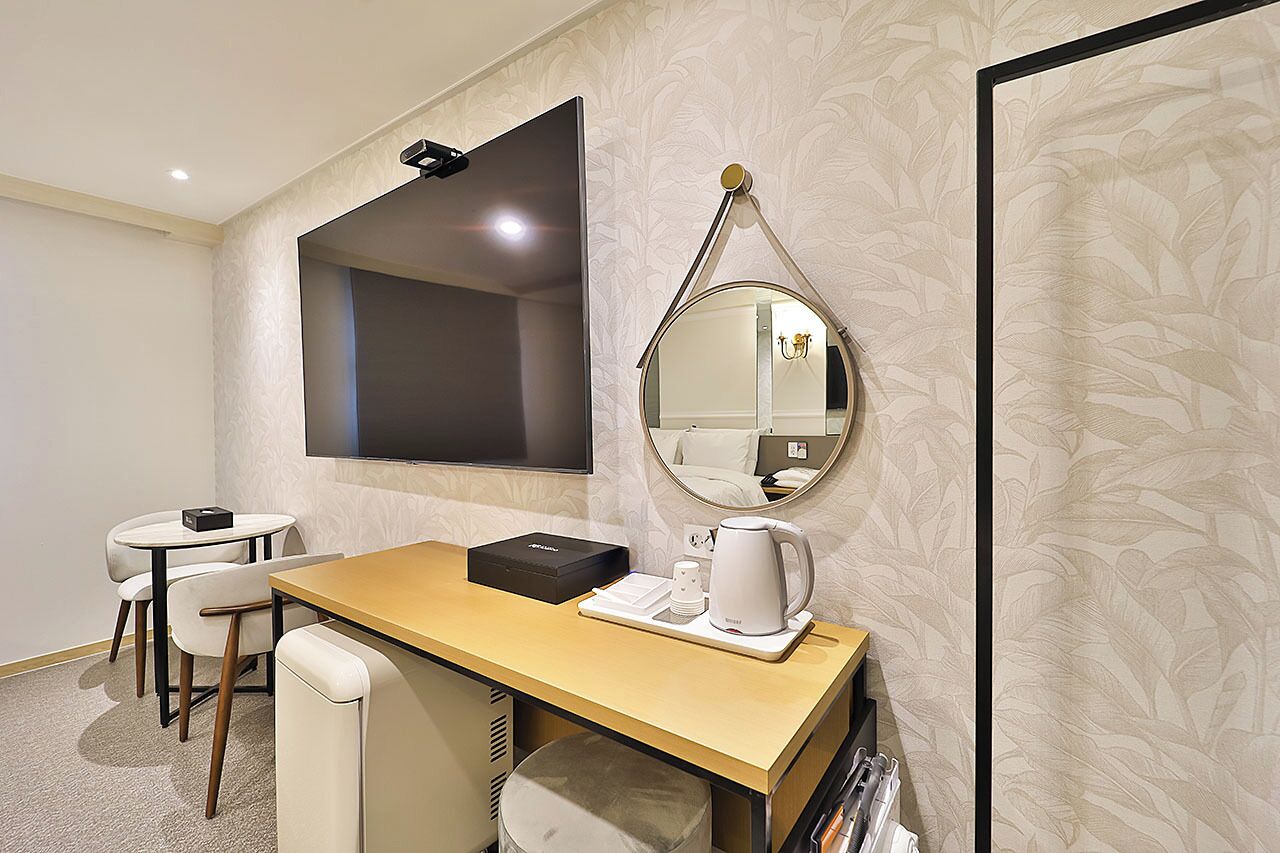 豪華雙床房 | 埃及棉床單、高級寢具、羽絨被、書桌