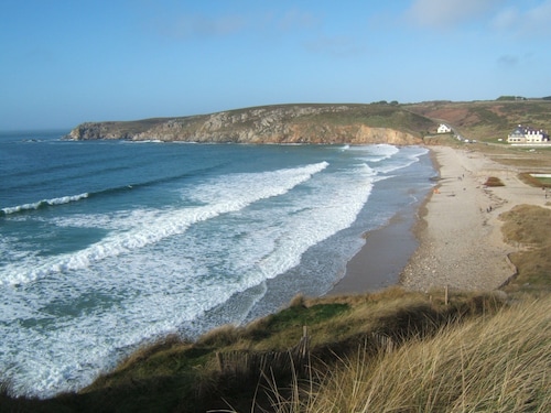 Maison de Pêcheur Vue sur mer , 300 m de la Plage, Proche Pointe du Raz