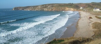 Maison de Pêcheur Vue sur mer , 300 m de la Plage, Proche Pointe du Raz