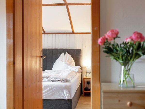 2 bedrooms, internet