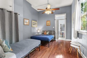 2 Schlafzimmer, Bügeleisen/Bügelbrett, Reisekinderbett, WLAN