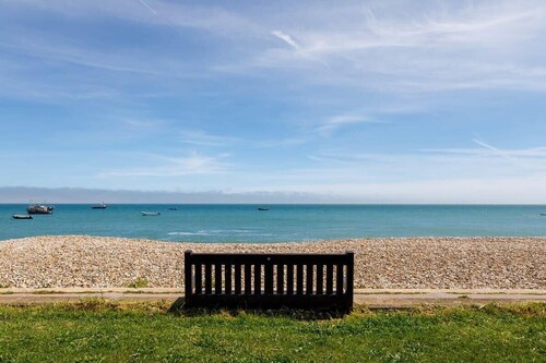 Wonderful Seafront Home - Panoramic Ocean Views
