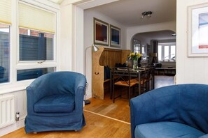 Dining - Wonderful Seafront Home - Panoramic Ocean Views (Selsey)