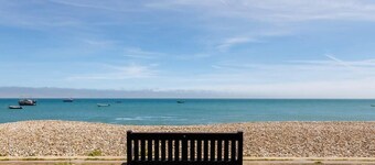 Wonderful Seafront Home - Panoramic Ocean Views