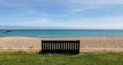 Wonderful Seafront Home - Panoramic Ocean Views