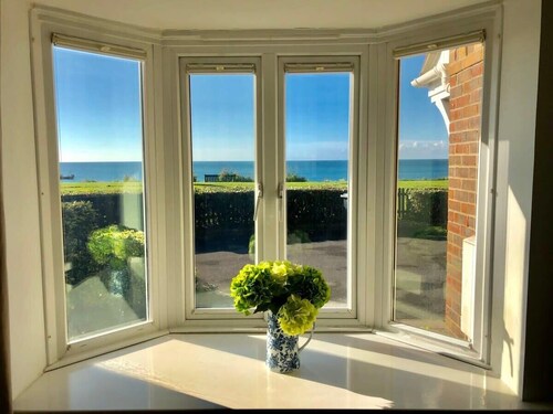 Wonderful Seafront Home - Panoramic Ocean Views