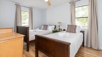 3 soveværelser, skrivebord, strygejern/strygebræt, Wi-Fi