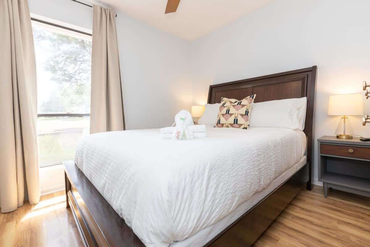 3 slaapkamers, een bureau, een strijkplank/strijkijzer, wifi