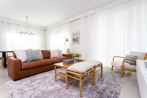 Téléviseur, bureau