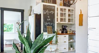 Cozy Modern Home Near WSU, Pet-Friendly, Fast Wi-Fi & Fire Pit