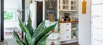 Cozy Modern Home Near WSU, Pet-Friendly, Fast Wi-Fi & Fire Pit