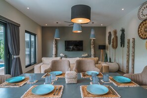 Luxury Villa | Dining room