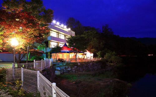 Yangpyeong Sky&lake pet Friendly Pension