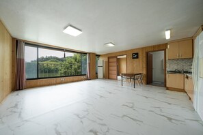 Basic Room, 2 Bedrooms (yiseul)