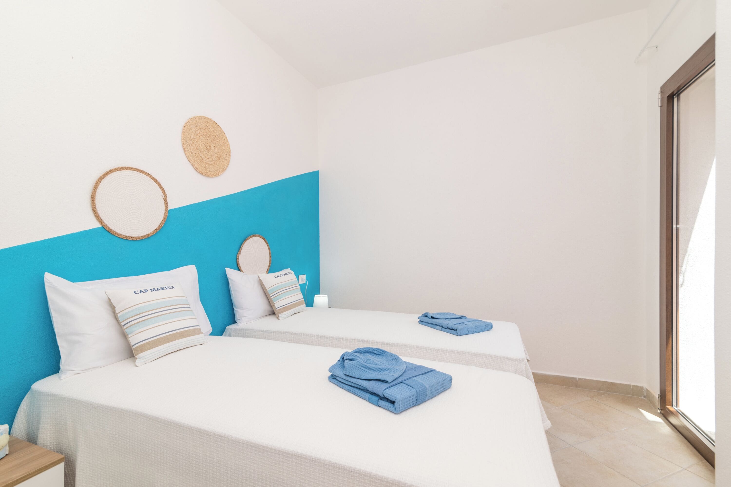 2 habitaciones, tabla de planchar con plancha y wifi gratis 