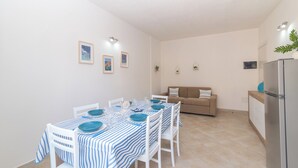 Family Apartment, 2 Bedrooms, Balcony (Appartamento Rosmarino In The City) | Interior