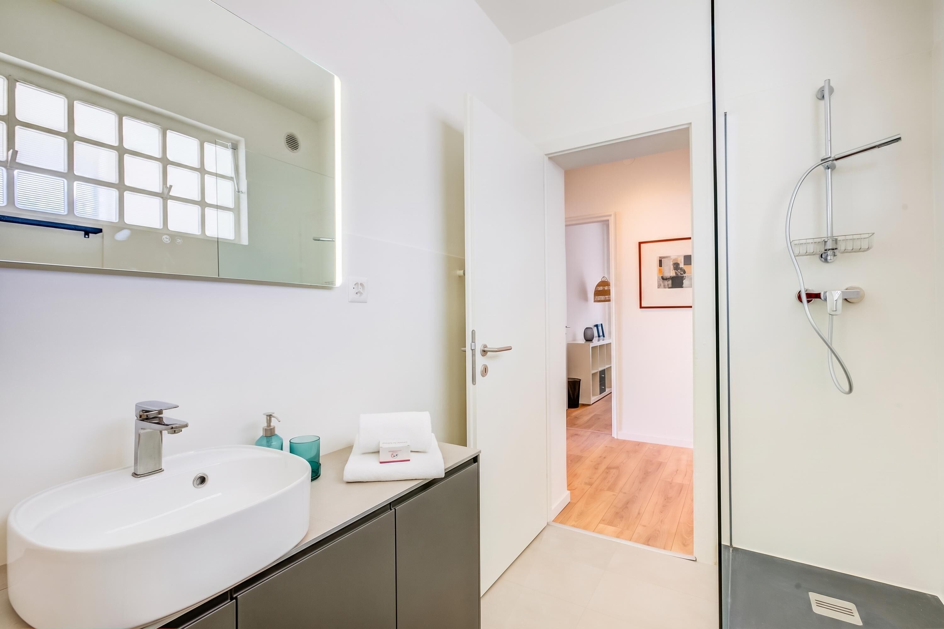 Standard Apartment, 1 Bedroom, Balcony (Modern Apartment Lugano with Balcony) | Bathroom