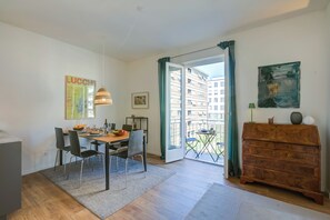 Standard Apartment, Multiple Bedrooms (Modern Apartment Lugano) | Dining