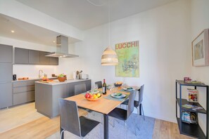 Standard Apartment, Multiple Bedrooms (Modern Apartment Lugano) | Dining