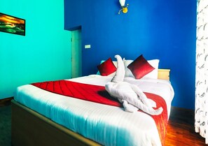 Premium Double or Twin Room | Premium bedding, desk, bed sheets - The British Villa by Xacro Xperiences (Kodaikanal)