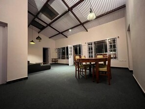 Premium Double or Twin Room | In-room dining - The British Villa by Xacro Xperiences (Kodaikanal)