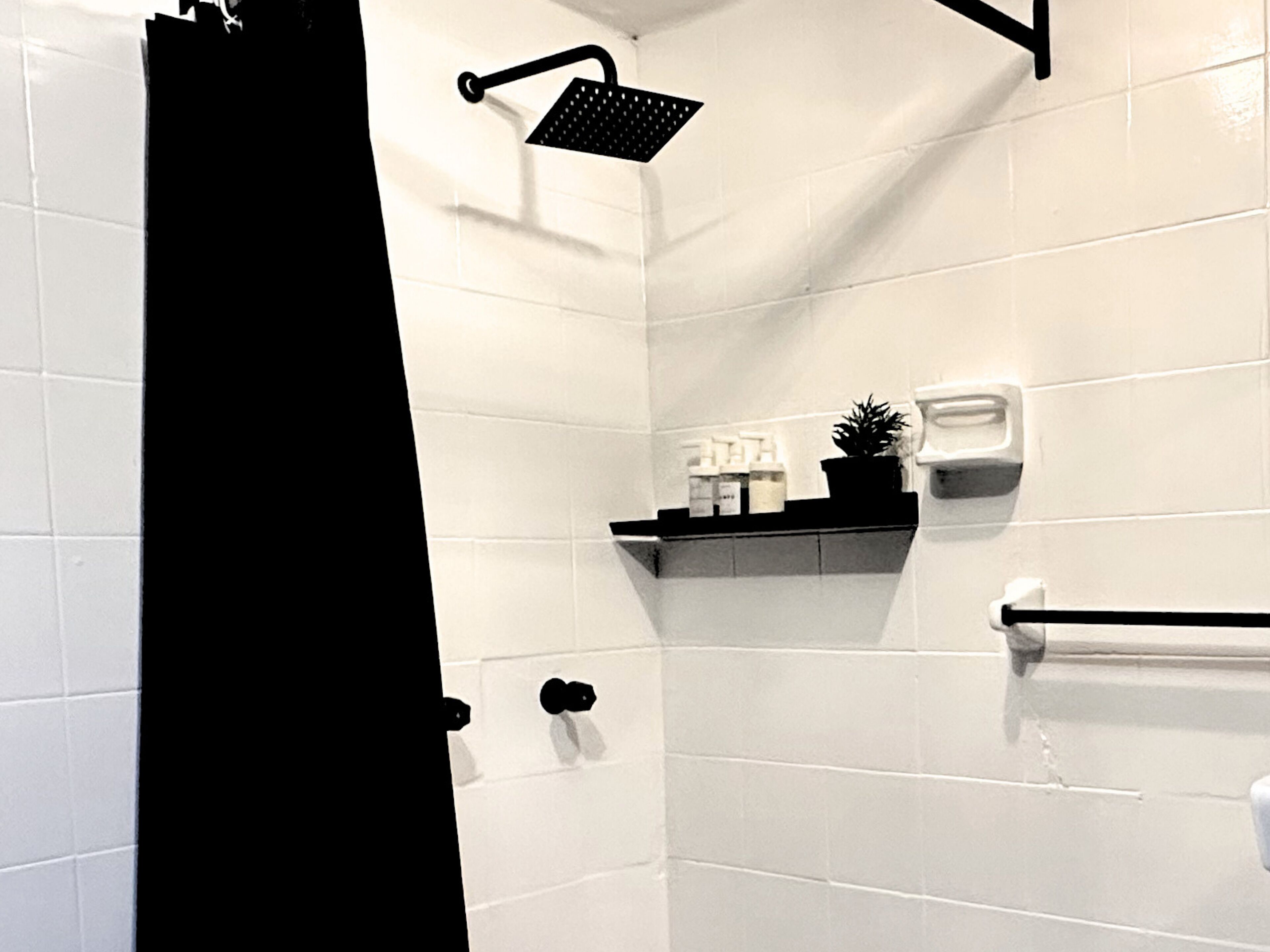 Regadera, regadera tipo lluvia, amenidades de baño gratuitas 