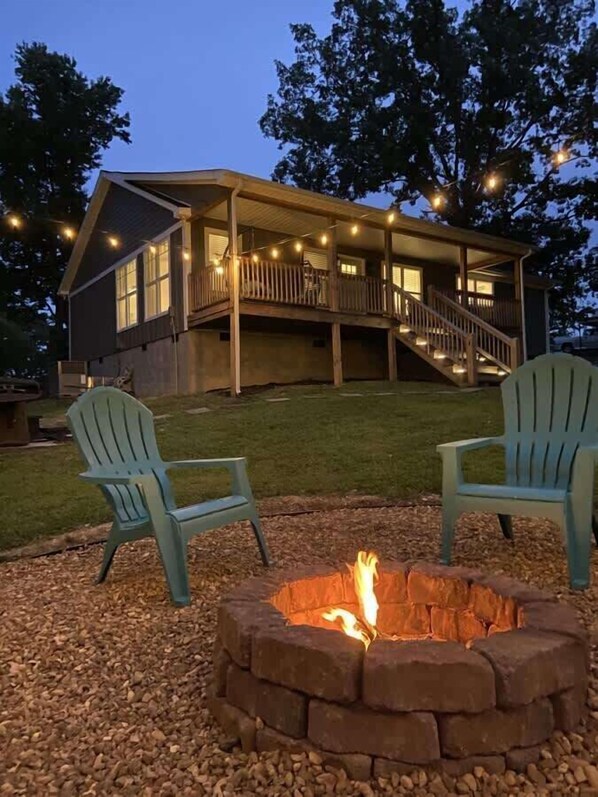 Property grounds - Hillside Retreat-Sleeps 8, Hot Tub, Fire Pit. (Rossville)