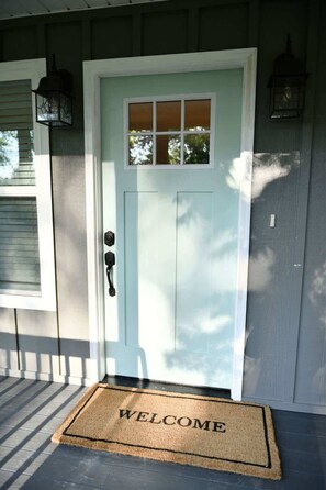 Exterior detail - Hillside Retreat-Sleeps 8, Hot Tub, Fire Pit. (Rossville)