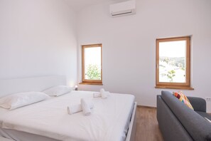 1 bedroom, desk, soundproofing, iron/ironing board