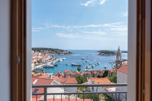 Interior - Brand new apt W balcony & perfect Seaview @ center (Hvar)