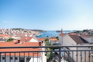 Property grounds - Brand new apt W balcony & perfect Seaview @ center (Hvar)