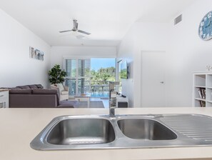 Interior - Drift Apartments - 3 Bedroom with Private Rooftop (Tweed)