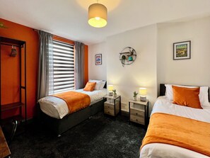 4 bedrooms, desk, iron/ironing board, free WiFi