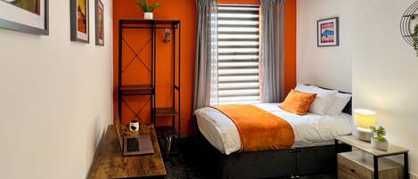 4 Schlafzimmer, Schreibtisch, Bügeleisen/Bügelbrett, kostenloses WLAN