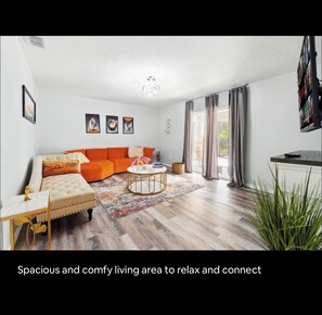 Una Smart TV, una chimenea