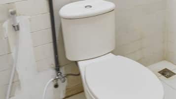 Standard Double Room | Bathroom