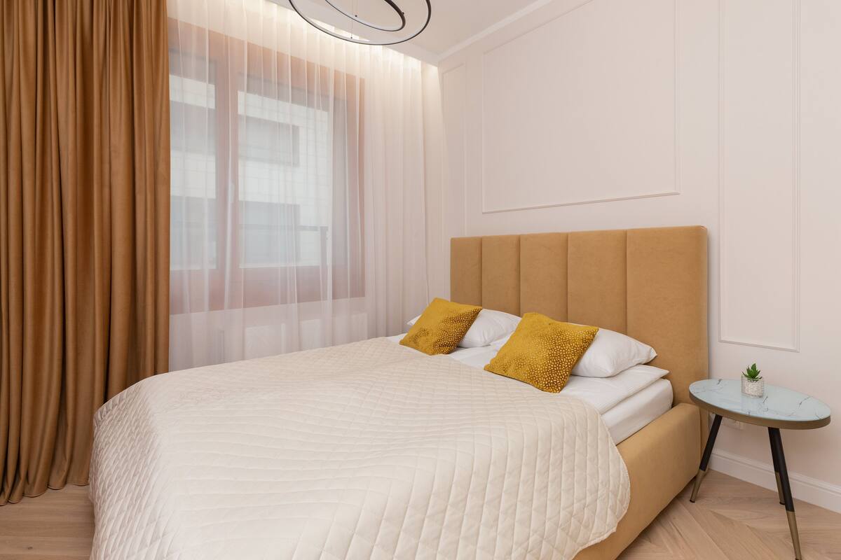 Individually decorated, free WiFi, bed sheets
