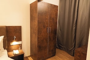 Superior Room | 1 bedroom, individually decorated, individually furnished, desk