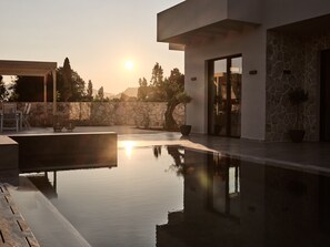 Outdoor pool, a heated pool - Onore Villa, with Heated Pool & Signature Design (Zakynthos)