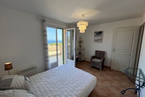 4 chambres, lit parapluie