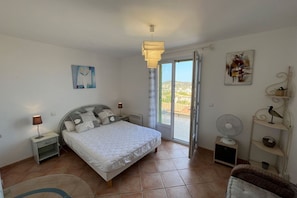 4 habitaciones y cuna de viaje 